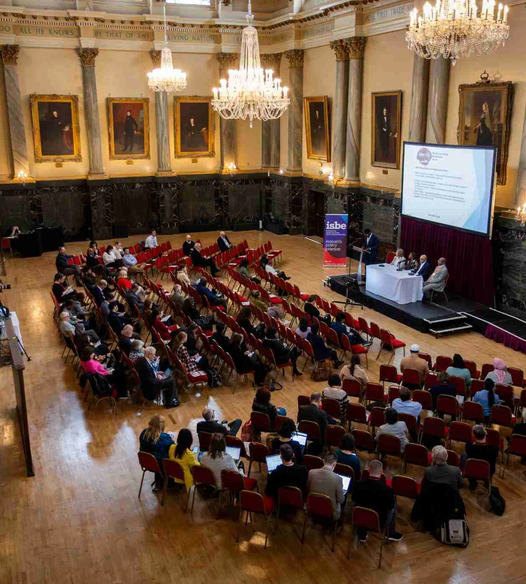 Деловая конференция School of Management Swansea University в парадном зале